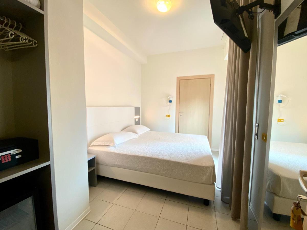 Aron Hotel Rimini Dış mekan fotoğraf