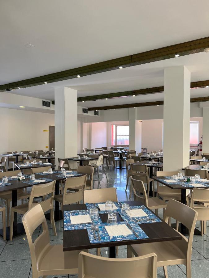 Aron Hotel Rimini Dış mekan fotoğraf