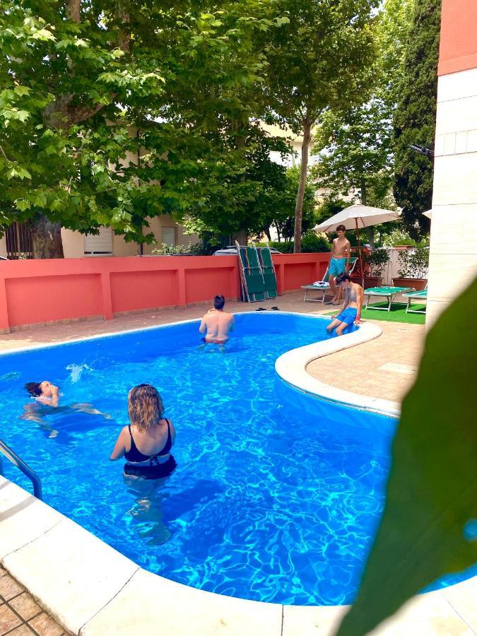 Aron Hotel Rimini Dış mekan fotoğraf