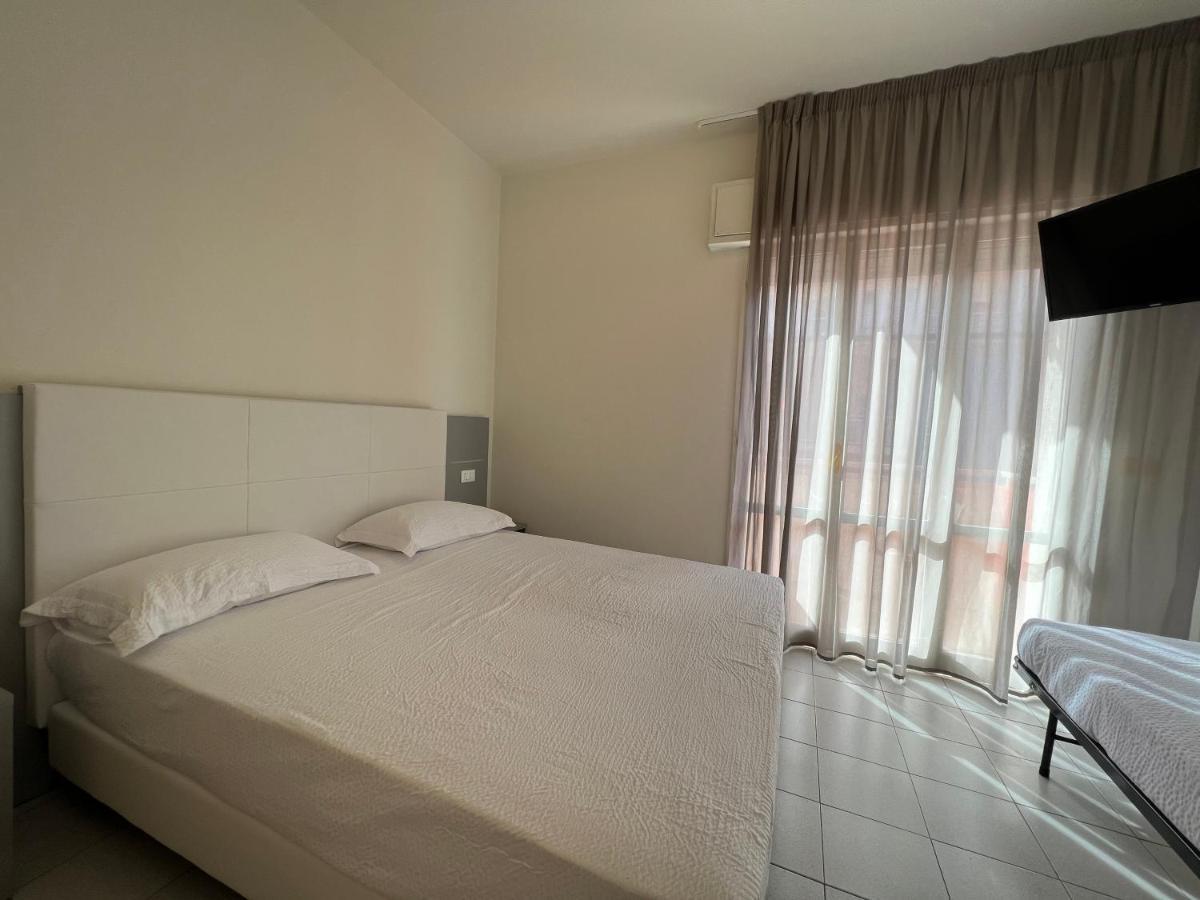 Aron Hotel Rimini Dış mekan fotoğraf