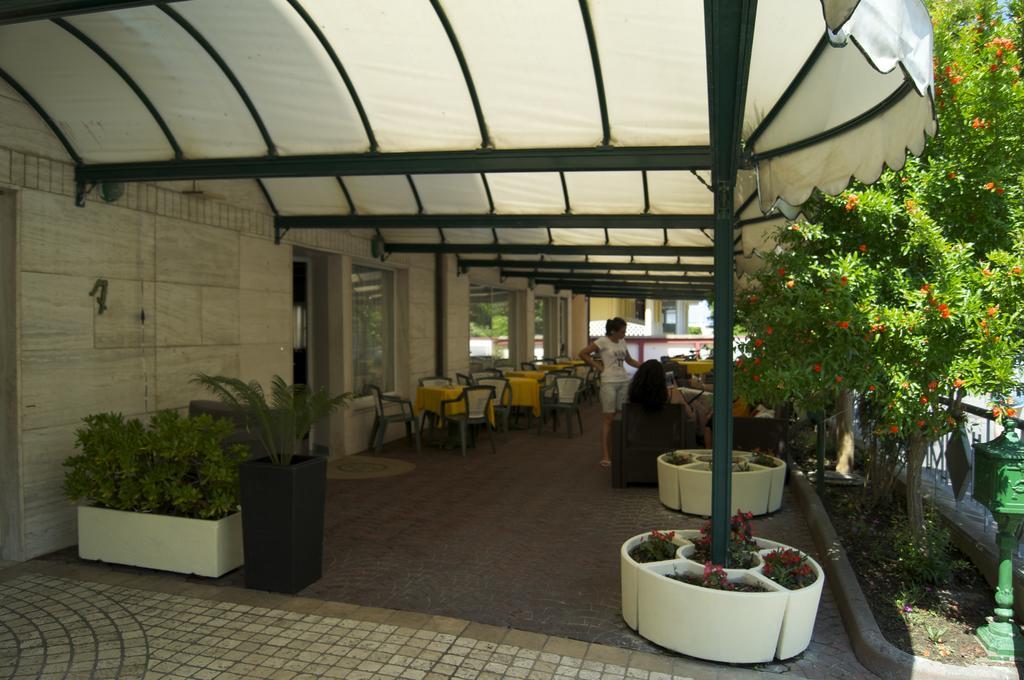 Aron Hotel Rimini Dış mekan fotoğraf